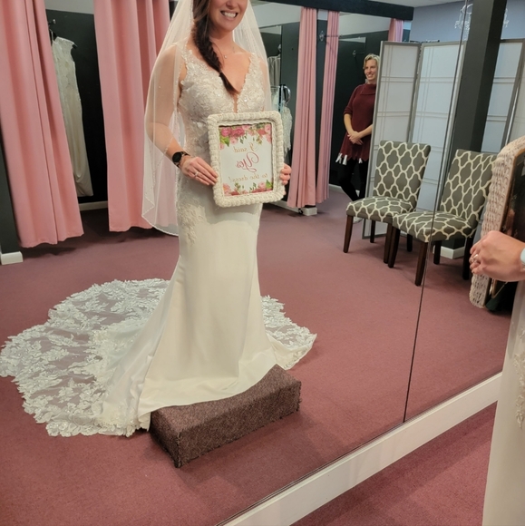 Stella York - Wedding Dress Sz 12 - Picture 11 of 12